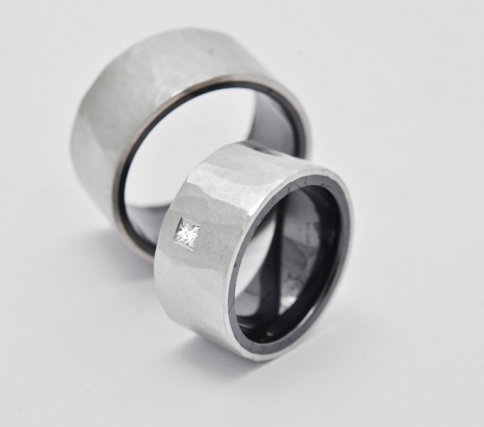  Platinum wedding rings with ceramic hammered surface and diamond