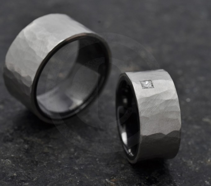  Platinum wedding rings, ceramic hammered surface and diamond